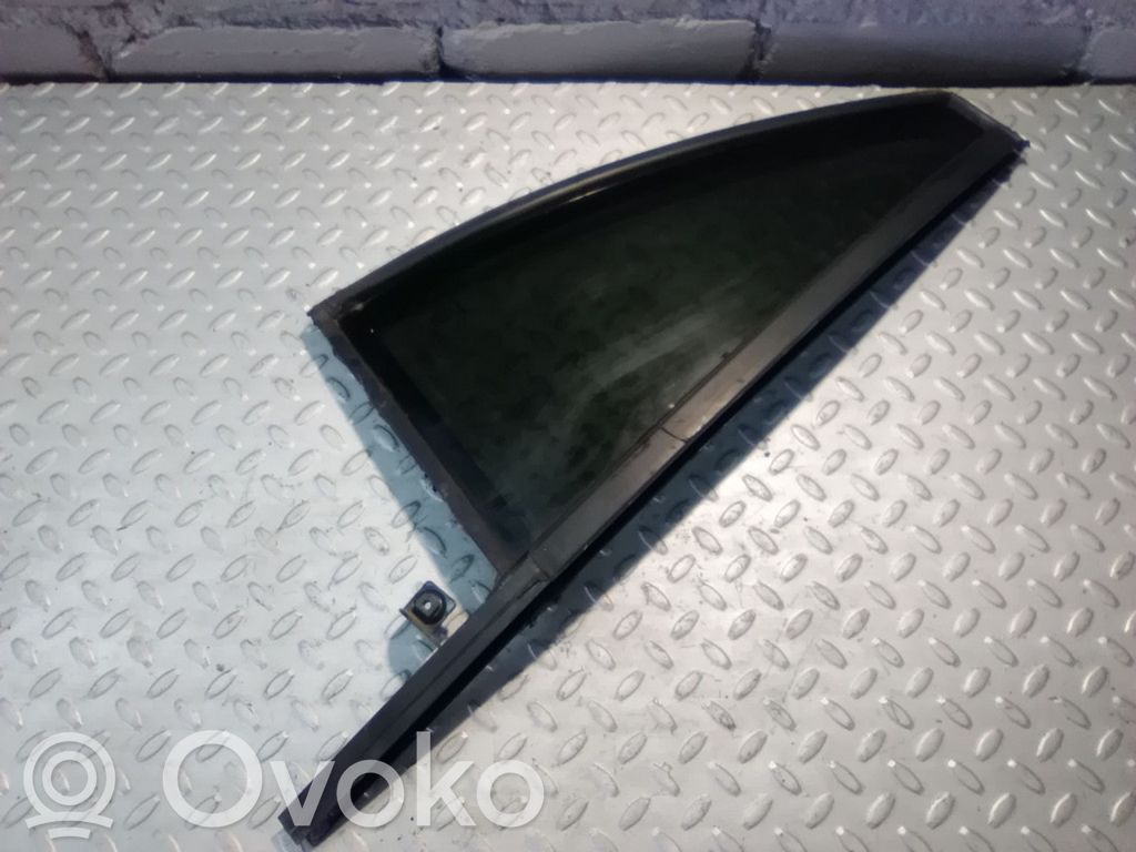 Volvo XC90 Ventanilla de ventilación de la puerta trasera 
