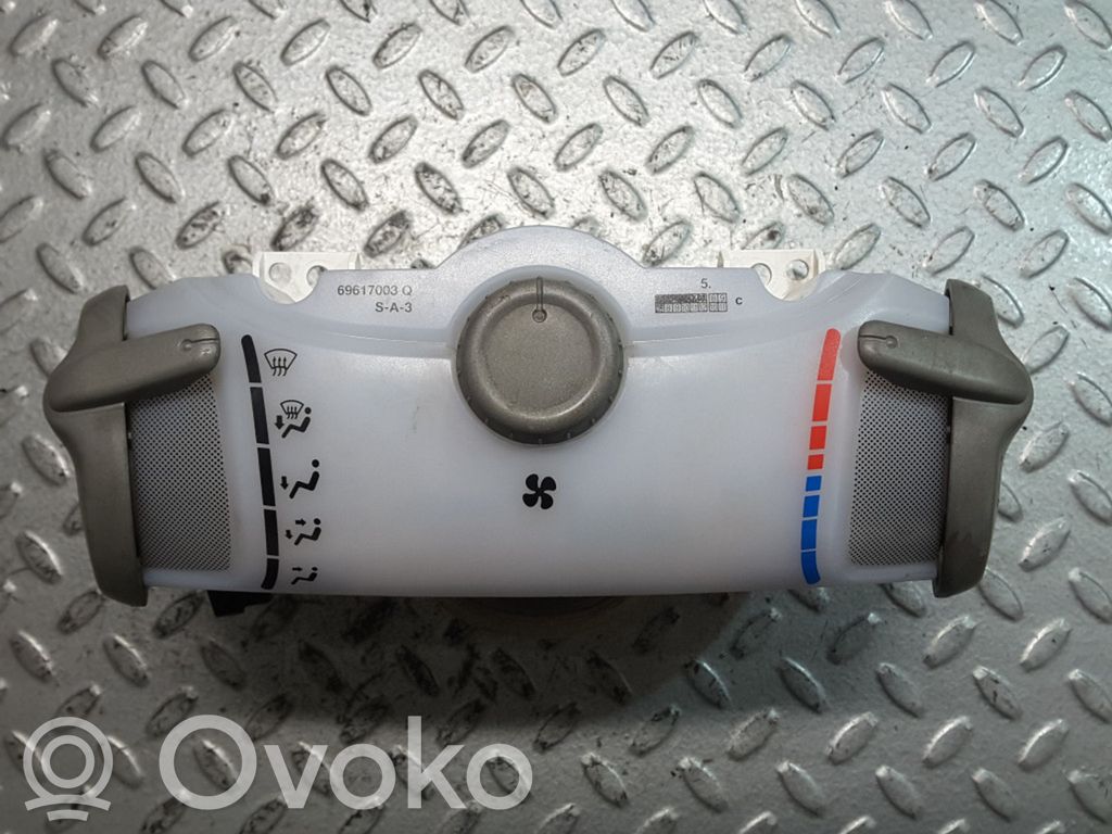 Peugeot 107 Climate control unit 