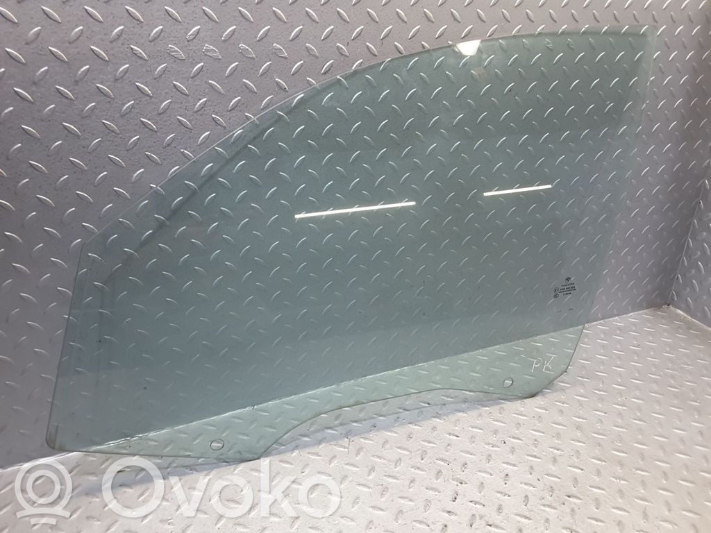BMW 1 E81 E87 Front door window glass four-door 