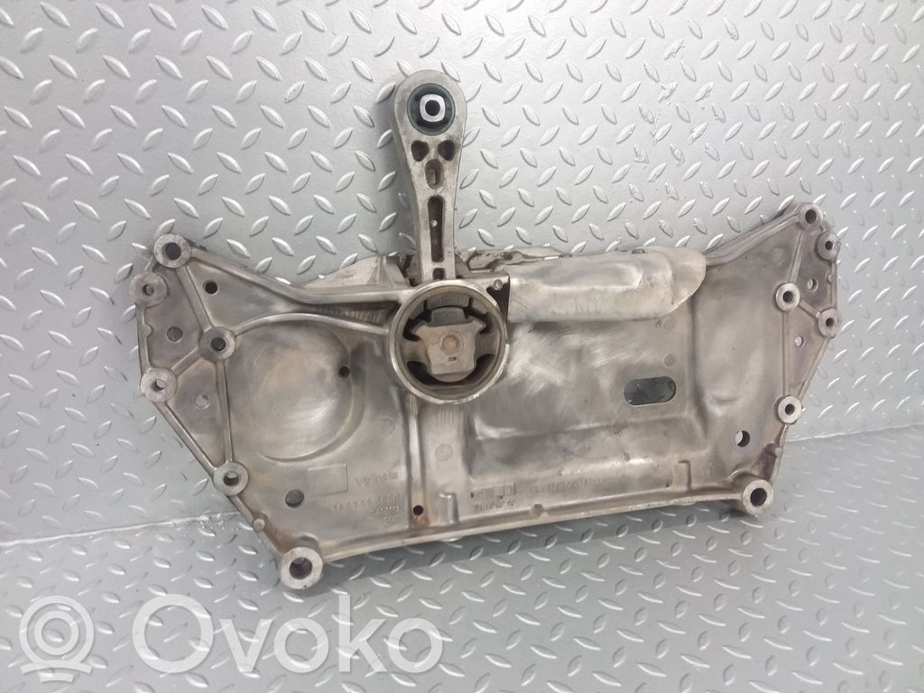Volkswagen Jetta V Rama pomocnicza przednia 