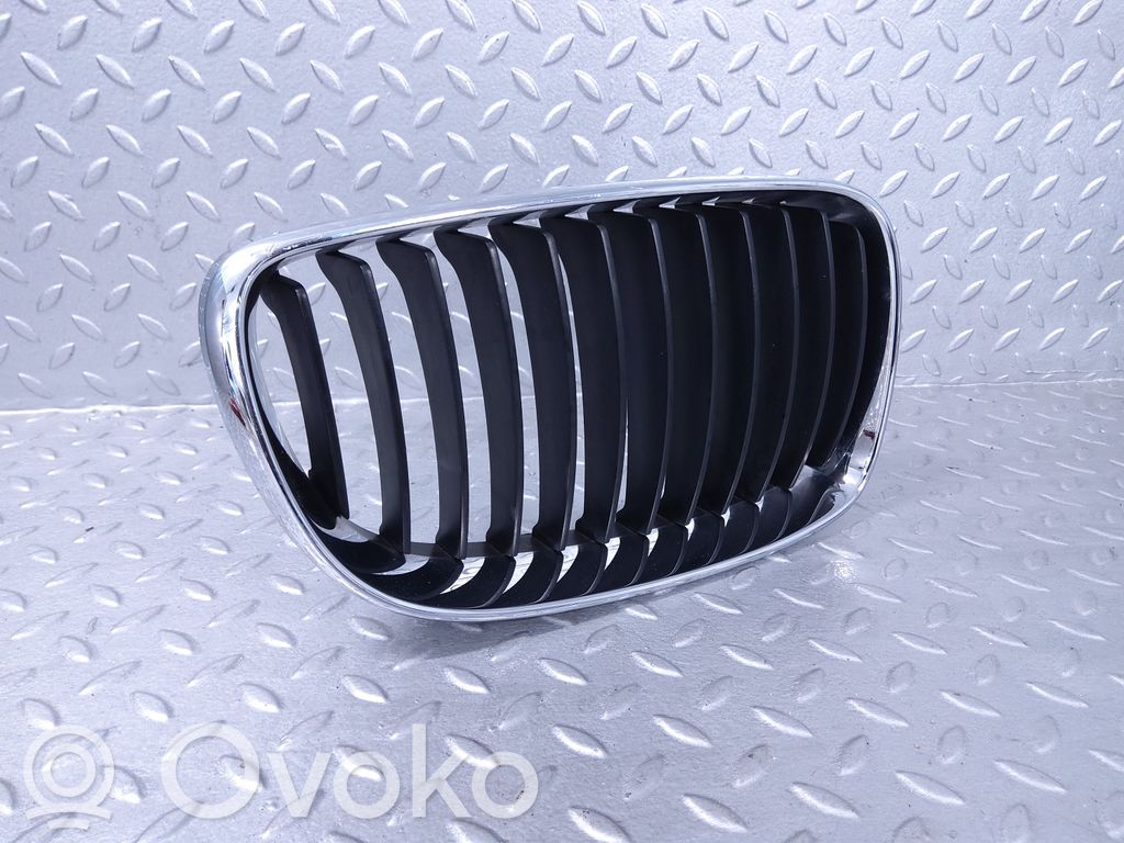 BMW 1 E81 E87 Front bumper upper radiator grill 