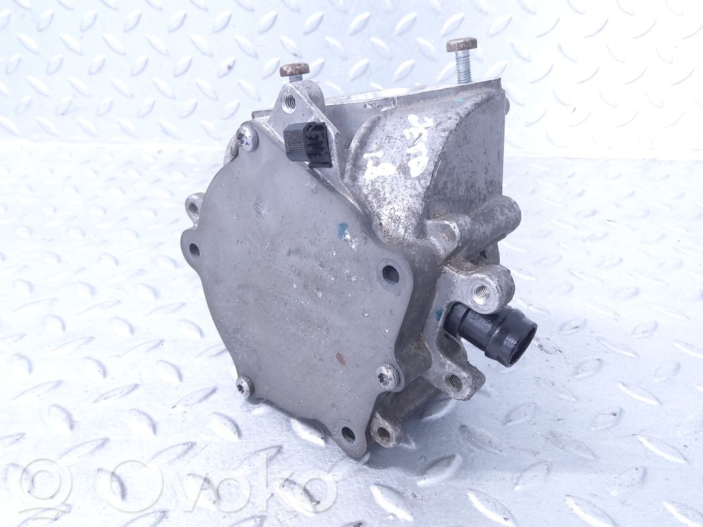 Volkswagen Jetta VI Vacuum pump 