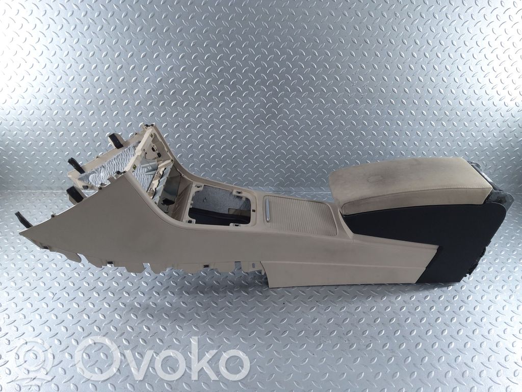 Volkswagen PASSAT CC Center console 