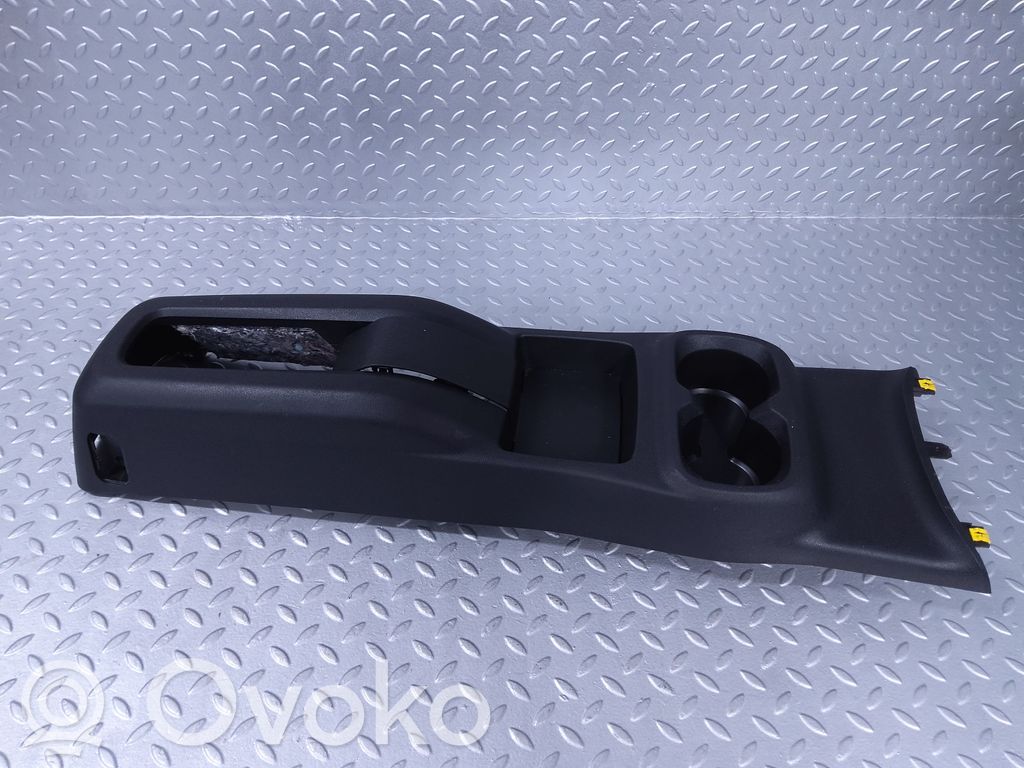 Toyota ProAce City Centrālā konsole 