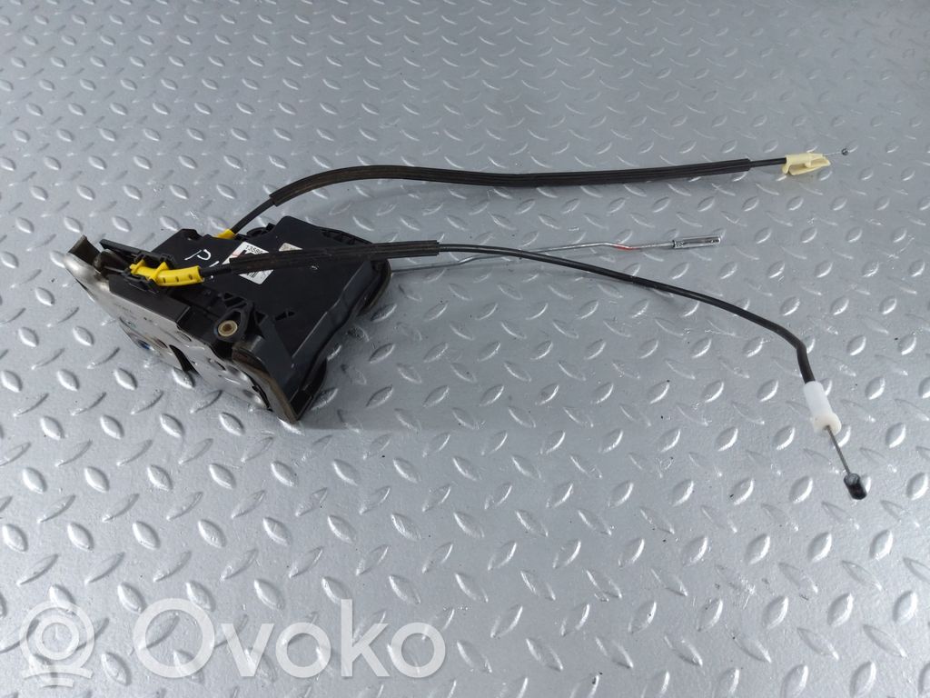 Cadillac XTS Zamek drzwi przednich 
