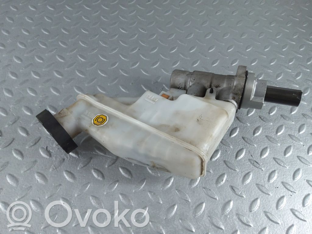 KIA Ceed Jarrunestesäiliö 