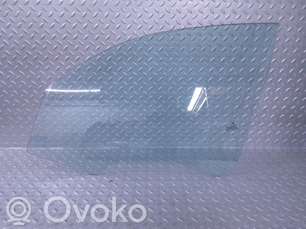 BMW 1 E81 E87 Front door window glass four-door 