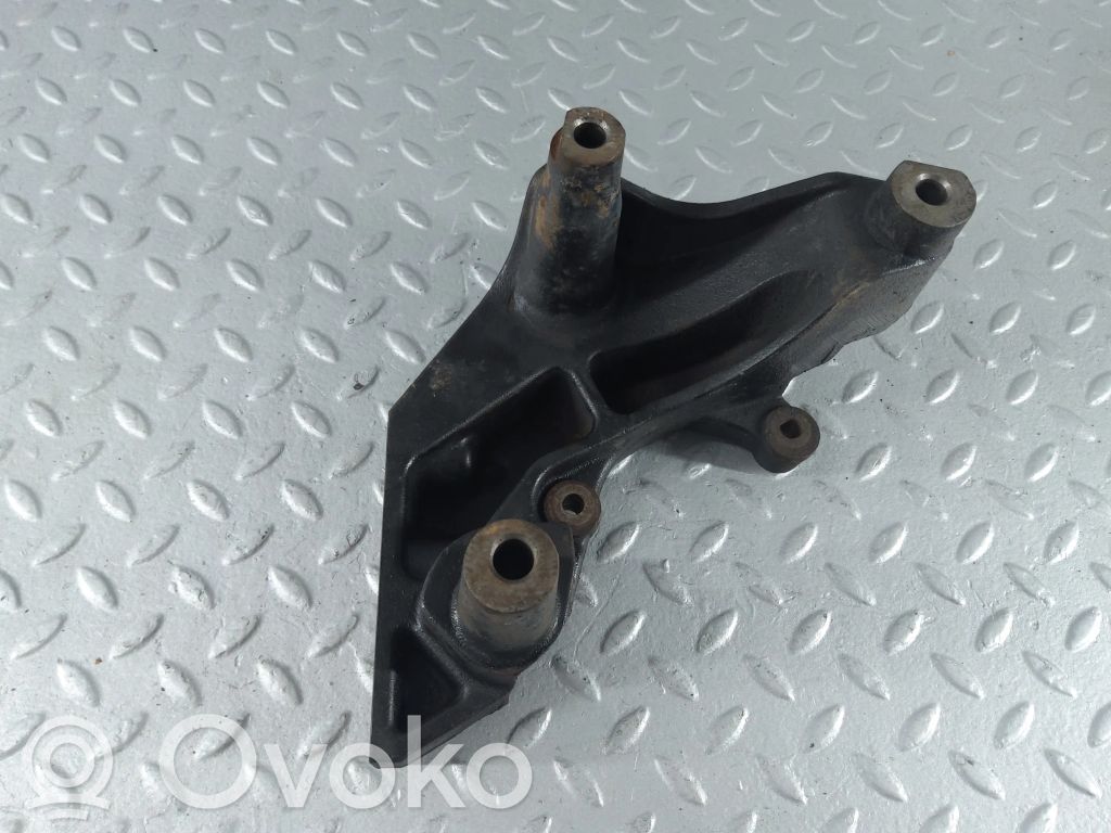 Dodge Avenger Engine mounting bracket 