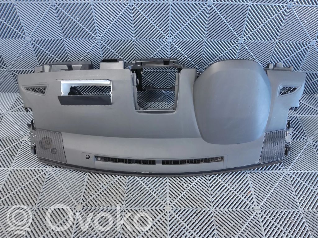 Toyota Corolla Cross Panelė 