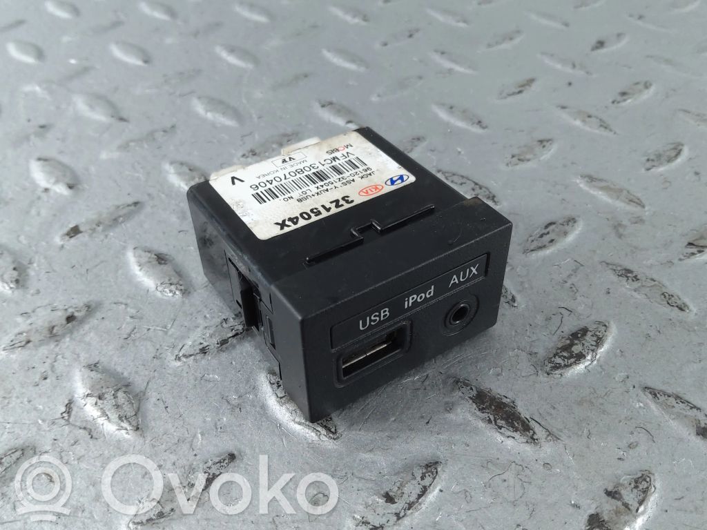 Hyundai i40 Enchufe conector USB 