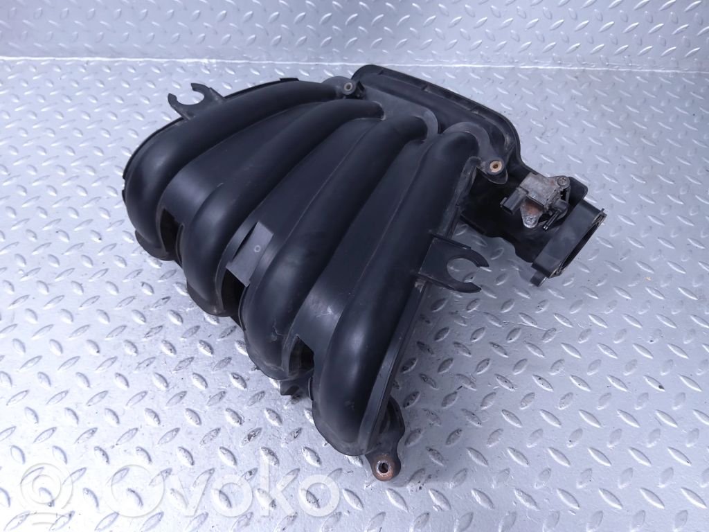 Nissan Cube Z12 Intake manifold 