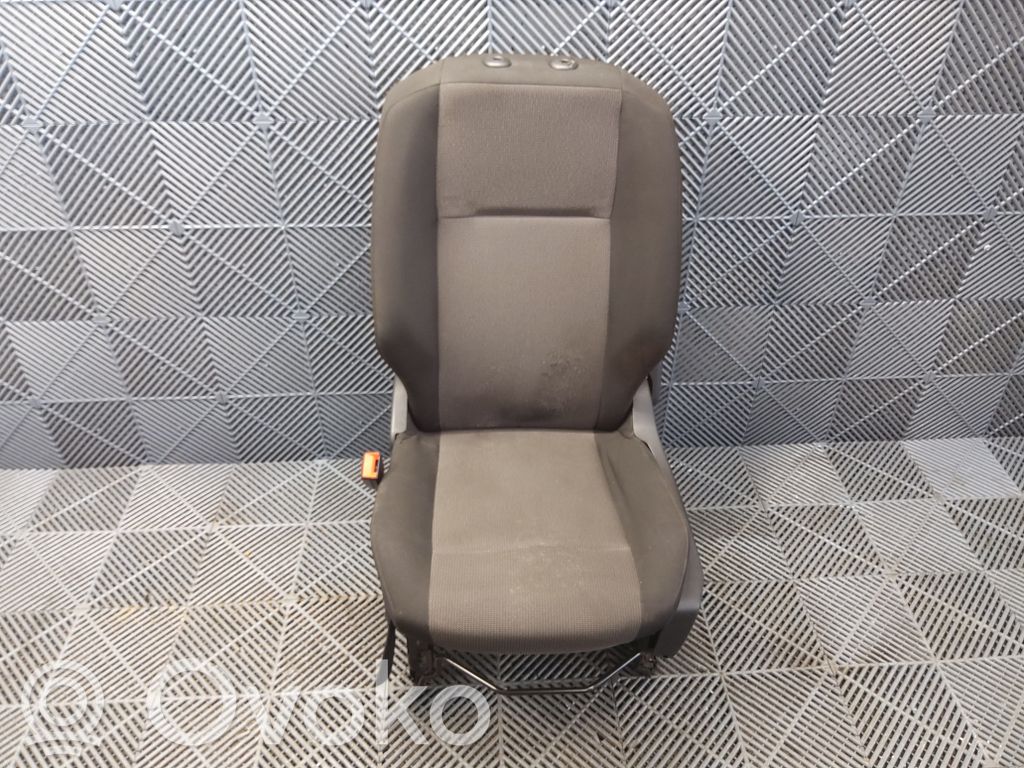 Peugeot Partner III Переднее сиденье водителя 