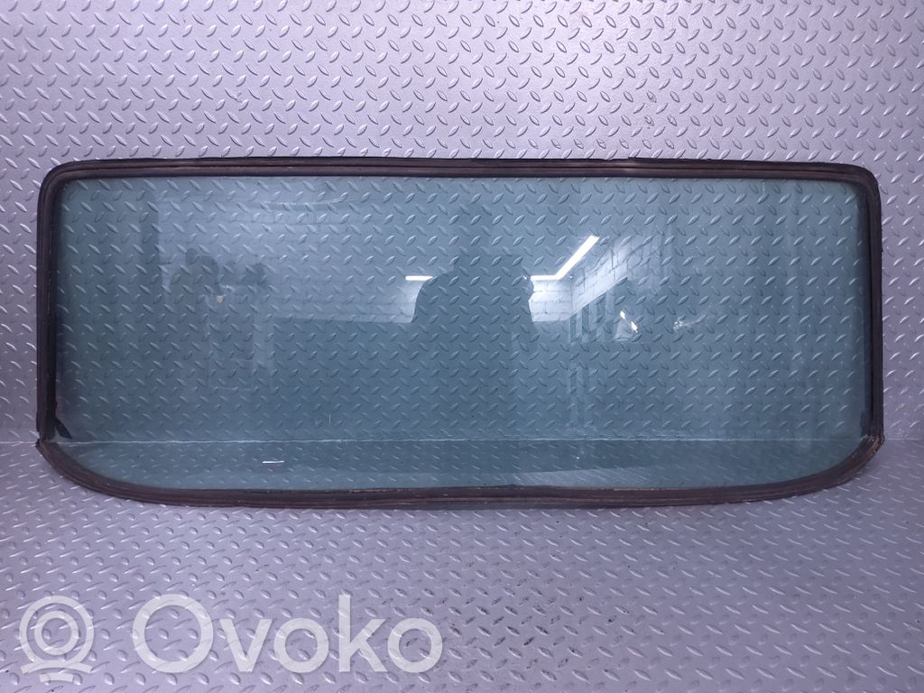Front windscreen/windshield window   UB12470