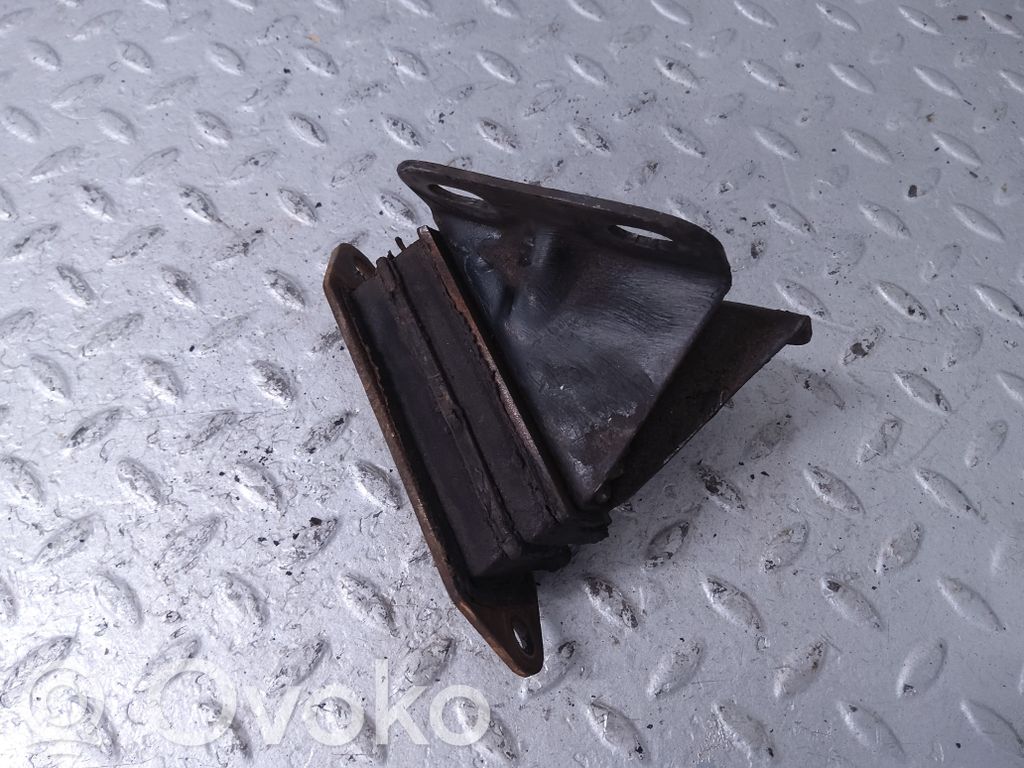 Moottorin kiinnikekorvake   UG12416,UR19204