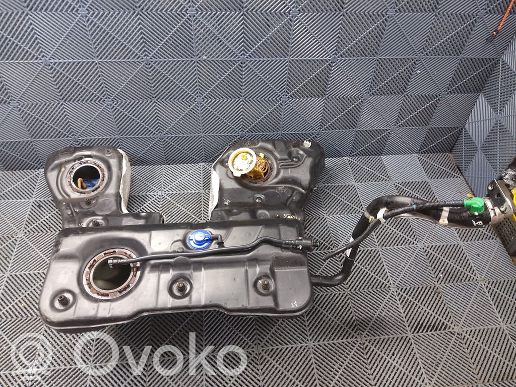 Audi A8 S8 D4 4H Polttoainesäiliö 