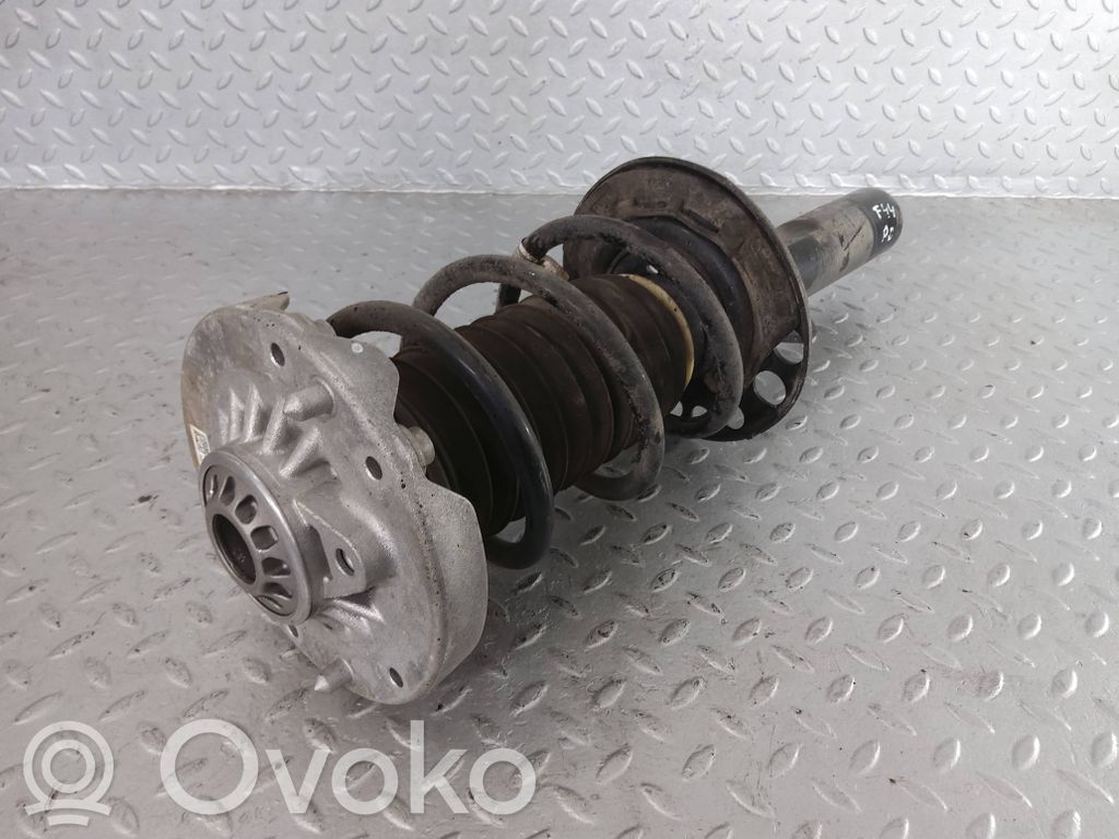 BMW 1 F40 Amortyzator osi przedniej ze sprężyną 