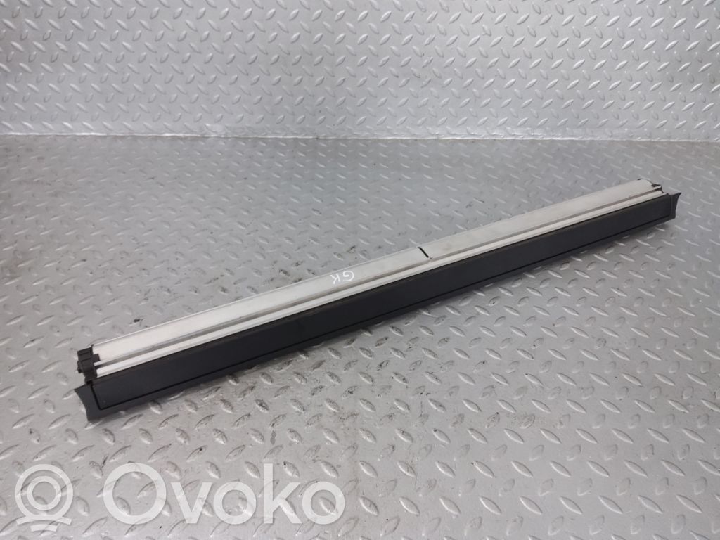 Audi A8 S8 D4 4H Aizmugurē logu aizkars 