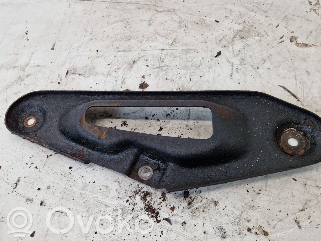 Engine mount bracket   13303034