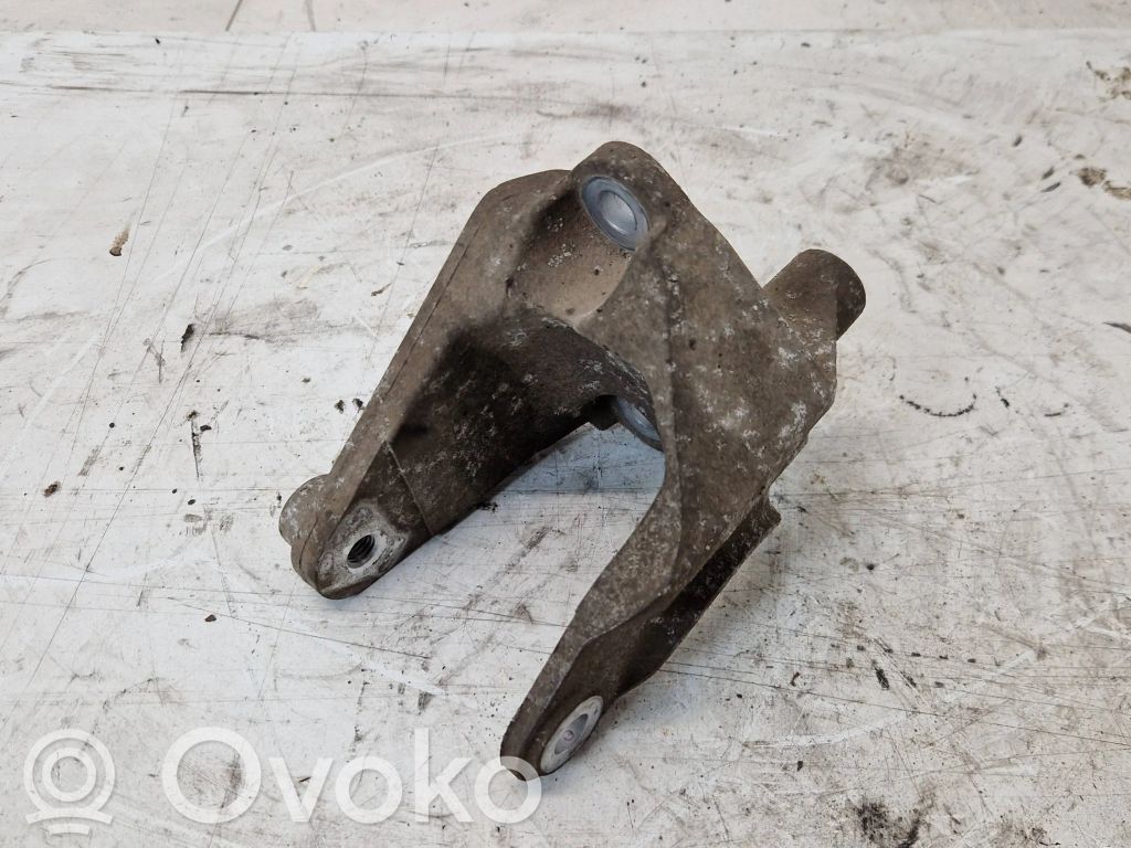 Saab 9-5 Engine mounting bracket 