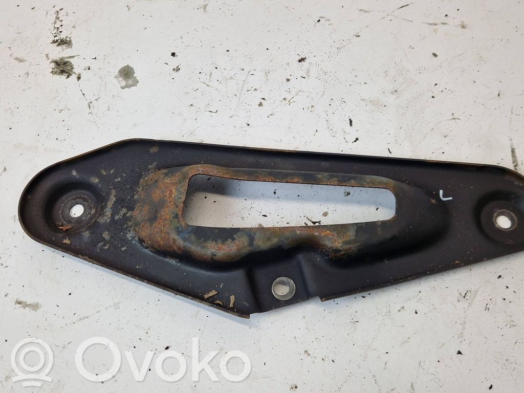 Engine mount bracket   13235089