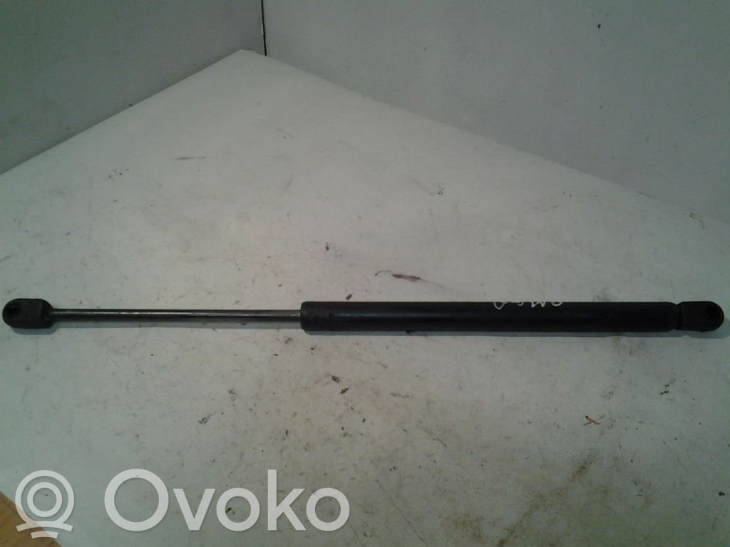 Opel Omega B1 Amortiguador/puntal del maletero/compartimento de carga 