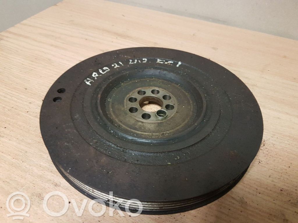 Kampiakselin vauhtipyörä