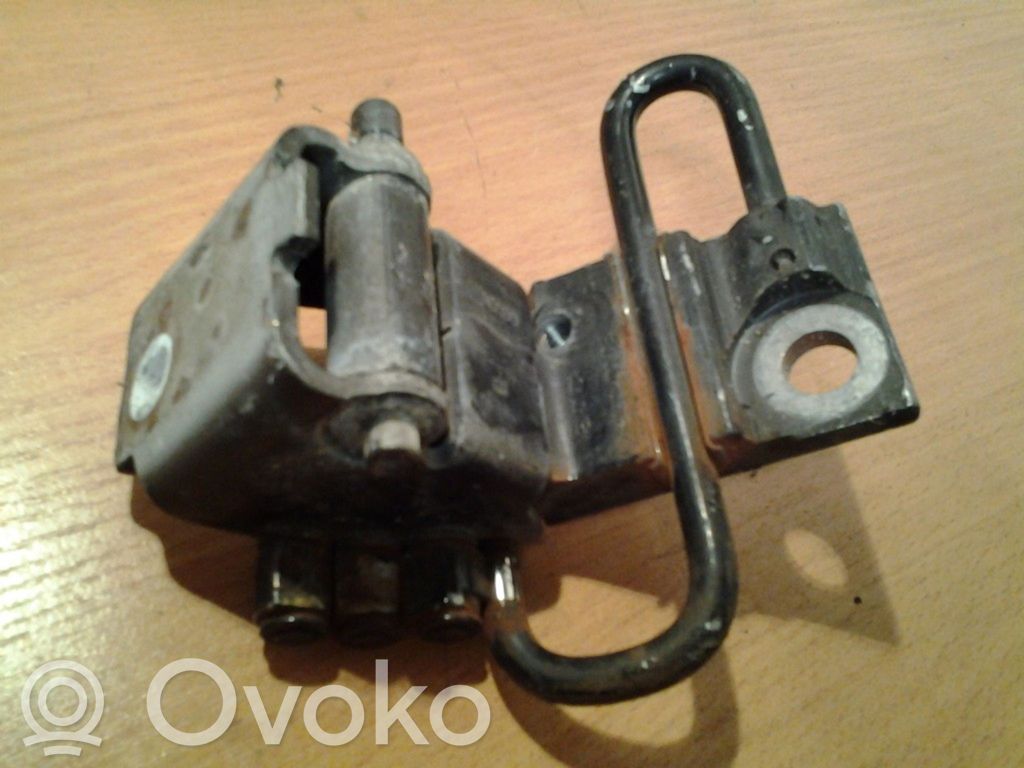 Bisagra inferior puerta delantera   4E0831412A
