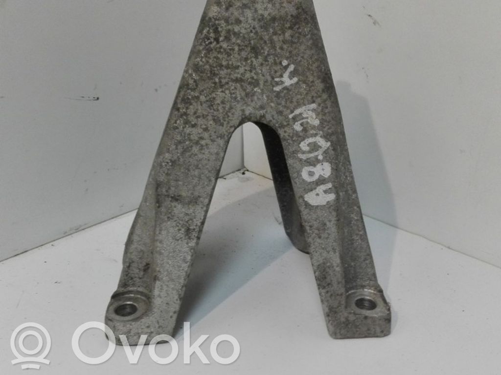 Audi A8 S8 D3 4E Engine mounting bracket 