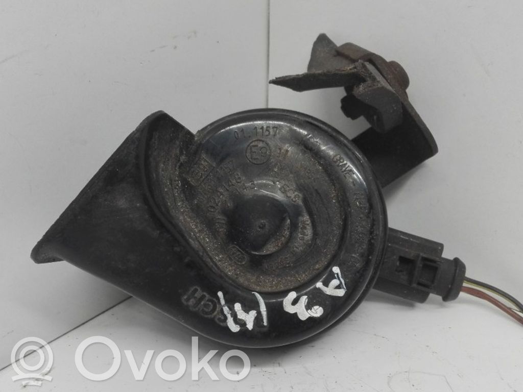 Audi A3 S3 8P Äänimerkkilaite 