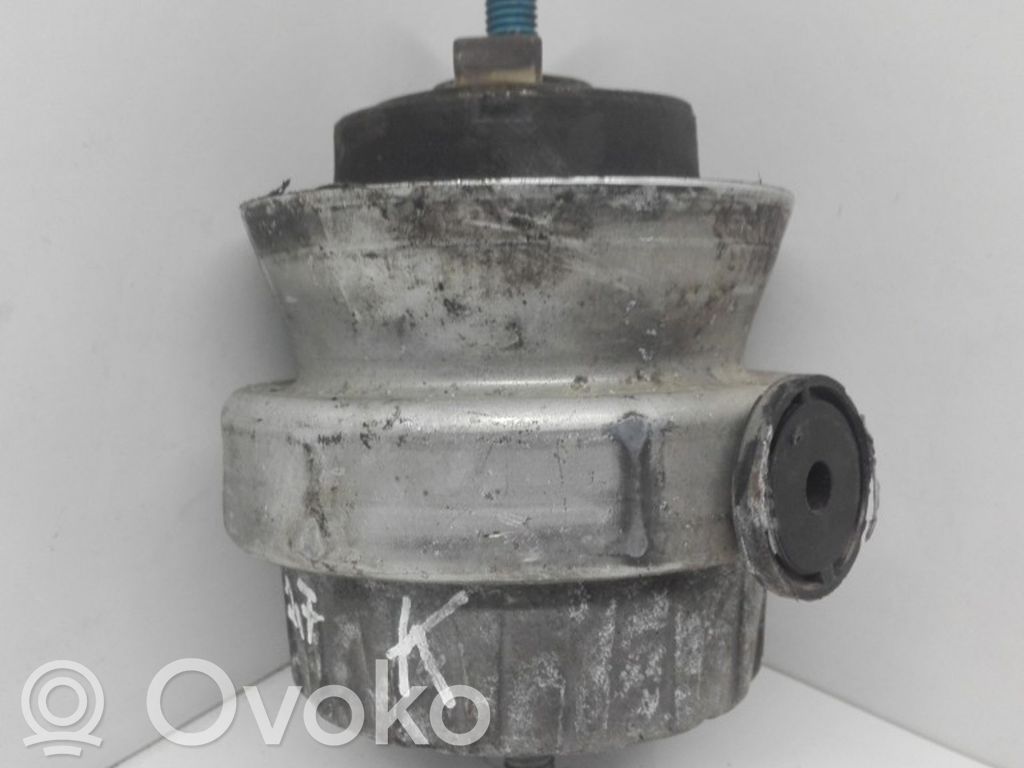 Engine mount bracket   4F0199379AT