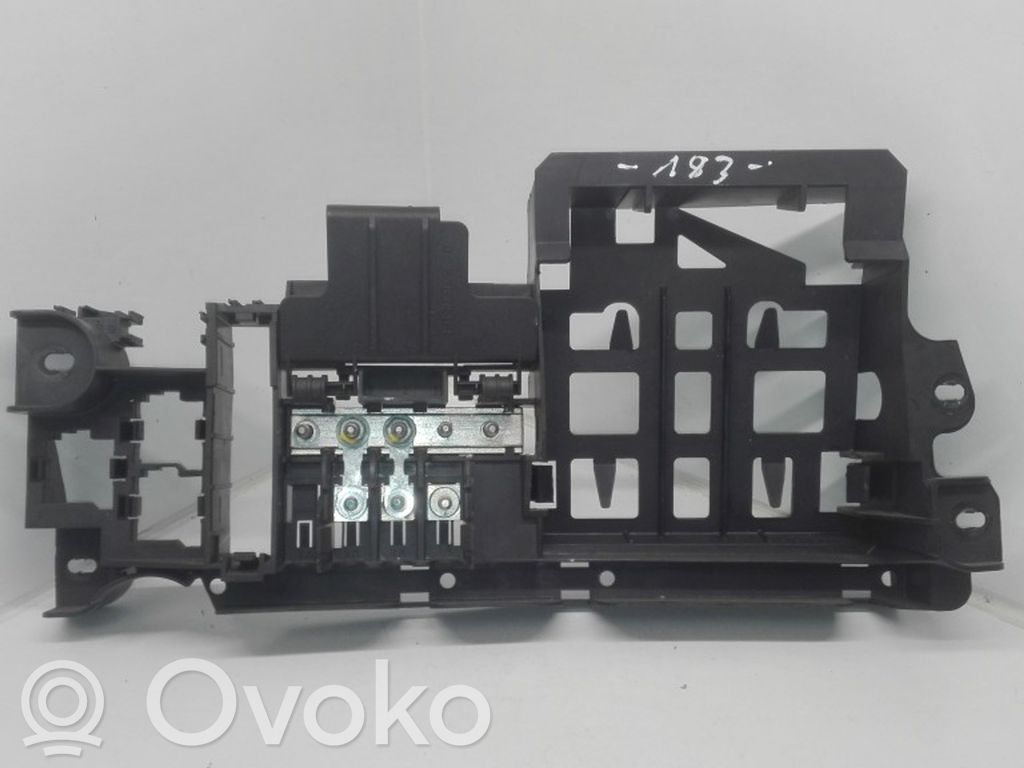 Audi A8 S8 D3 4E Fuse module 