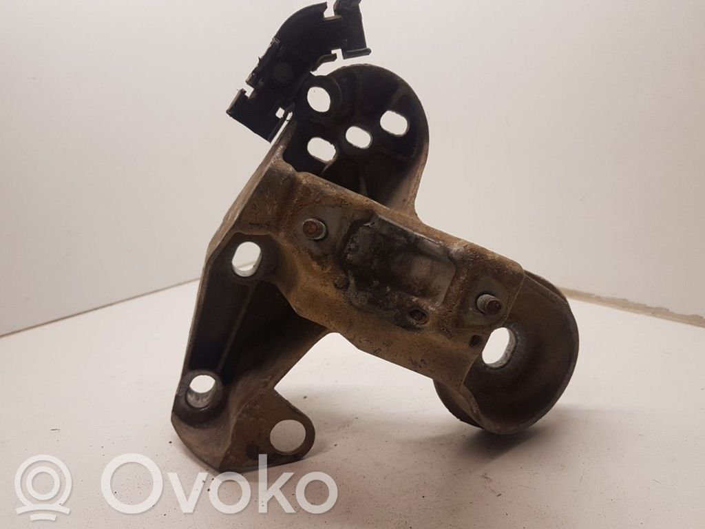 Audi A6 Allroad C5 Engine mounting bracket 