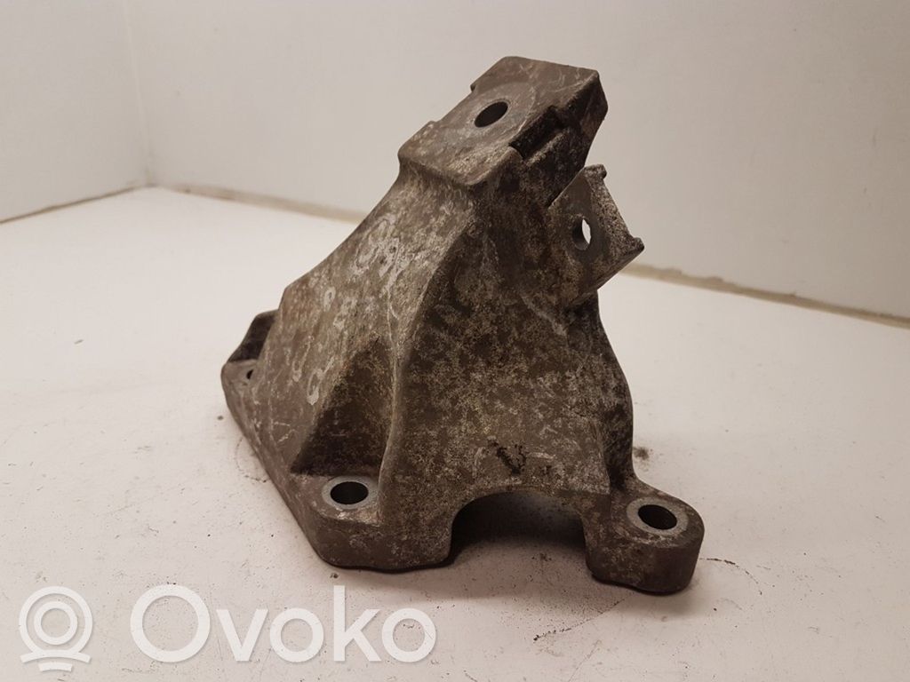 Audi A6 S6 C6 4F Engine mounting bracket 
