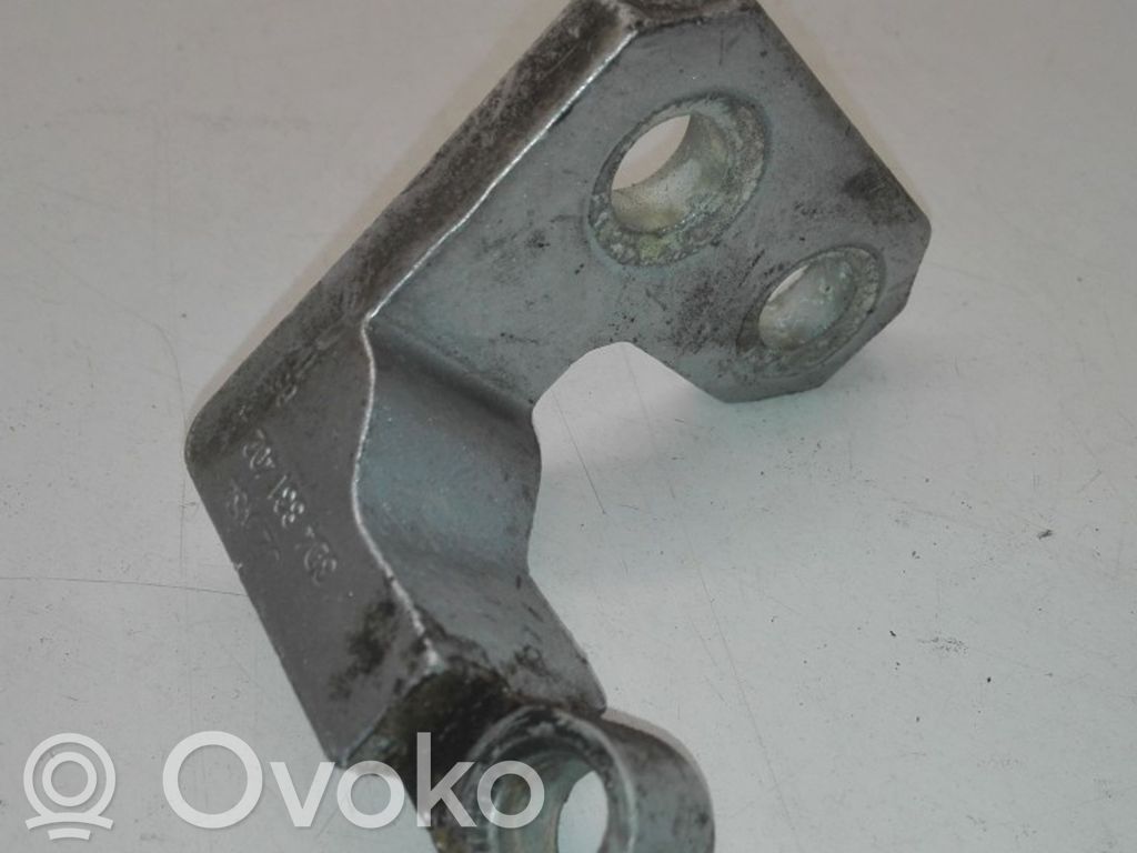 Volkswagen Phaeton Front door upper hinge 