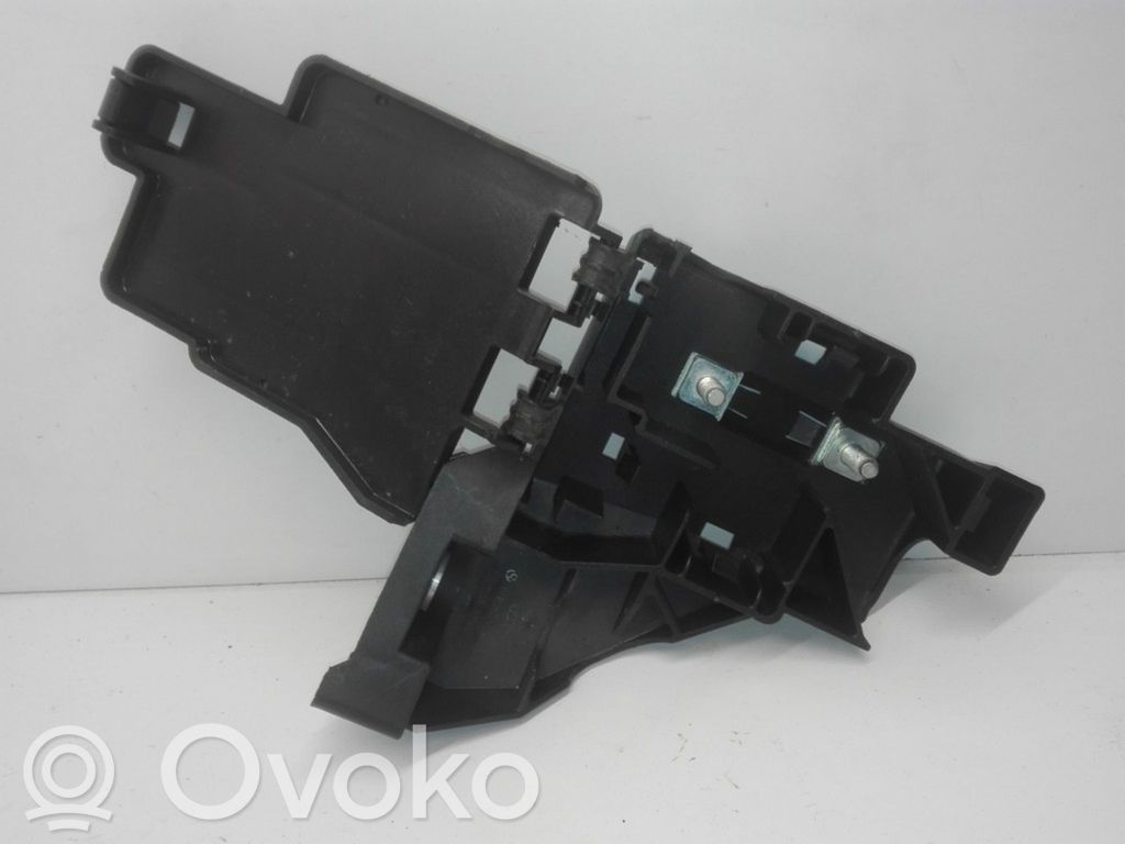 Audi A8 S8 D3 4E Крышка ящика аккумулятора 