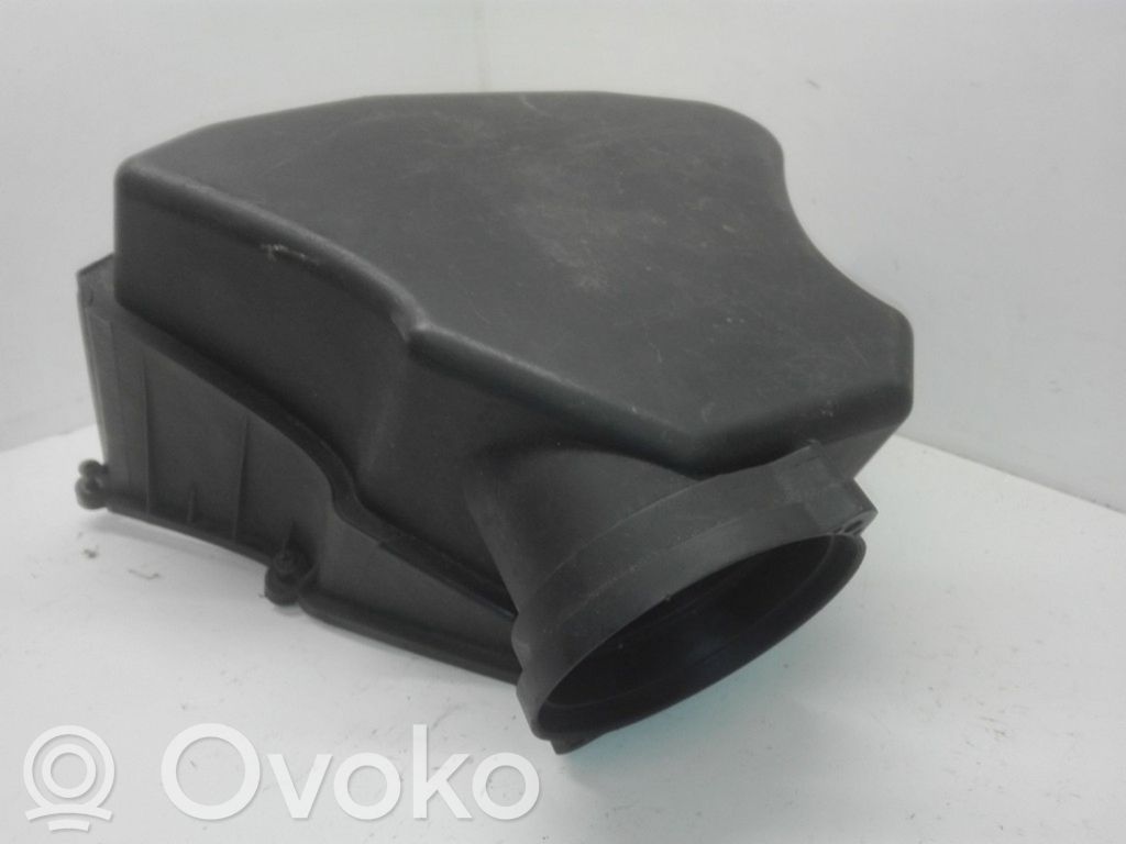 Air filter box   4E0