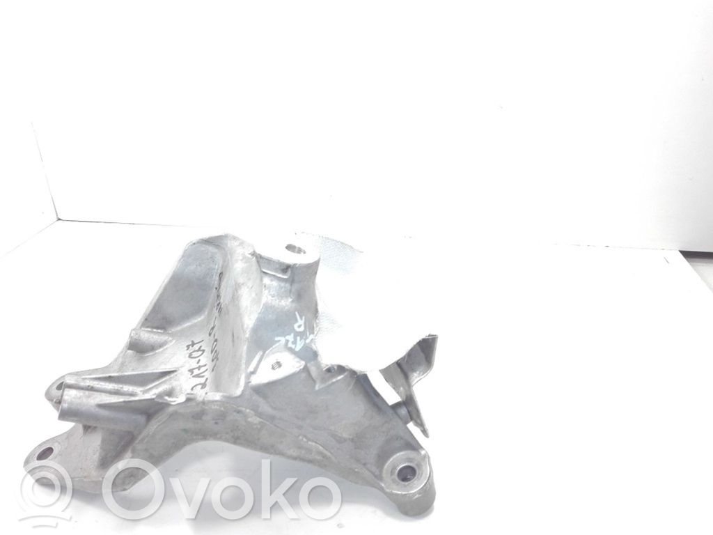 Audi Q7 4M Engine mounting bracket 