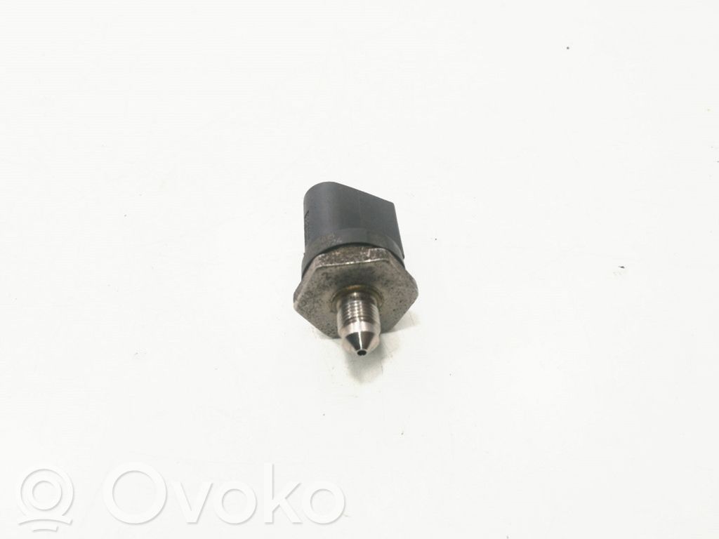 Audi A5 8T 8F Fuel pressure sensor 