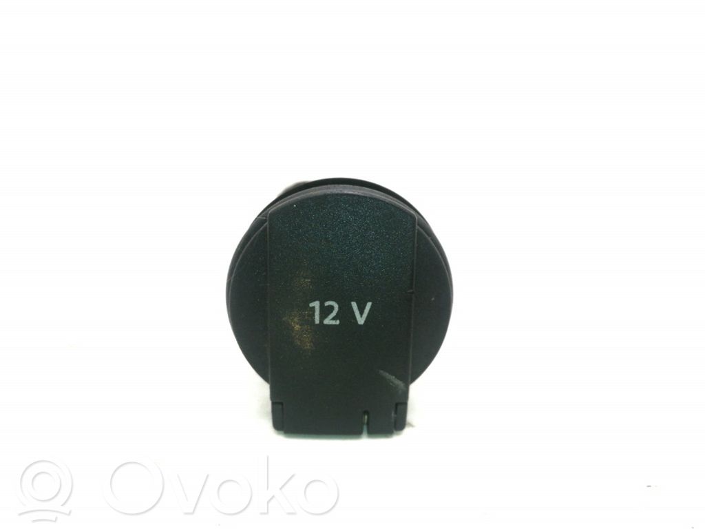 Audi A8 S8 D3 4E 12V Steckdose hinten 
