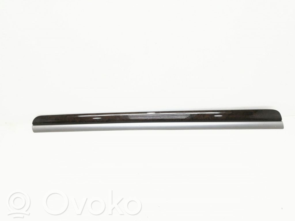 Audi A8 S8 D3 4E Galinė apdailos juosta 