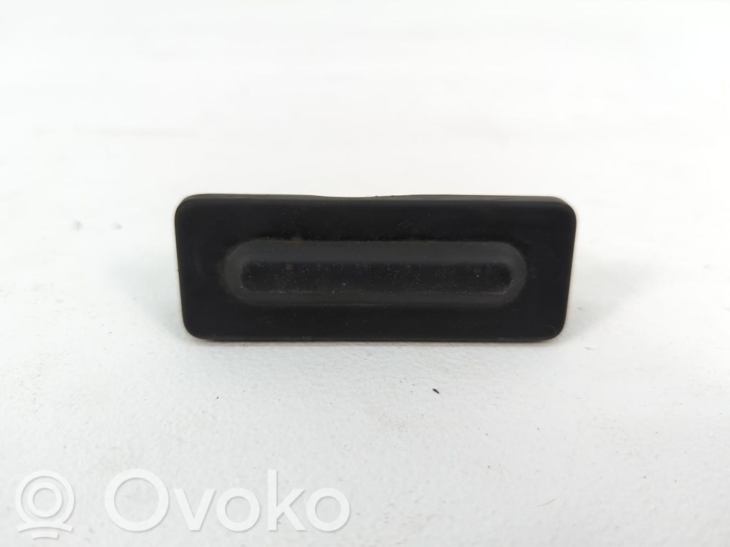 Tailgate/boot open switch button   9820395580