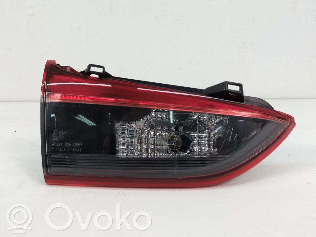 Tailgate rear/tail lights