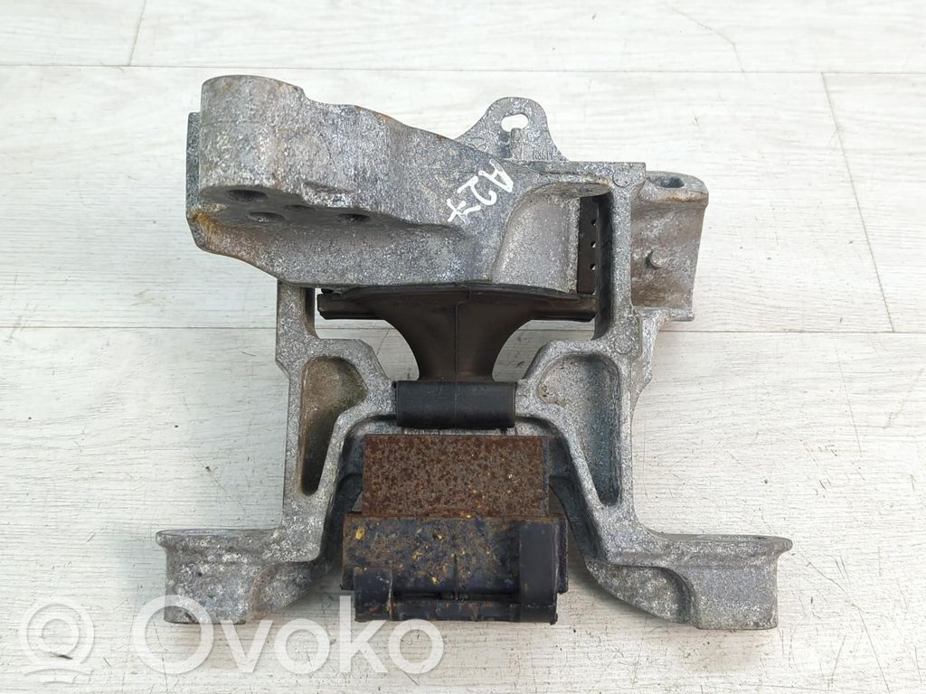Engine mount bracket   K3811