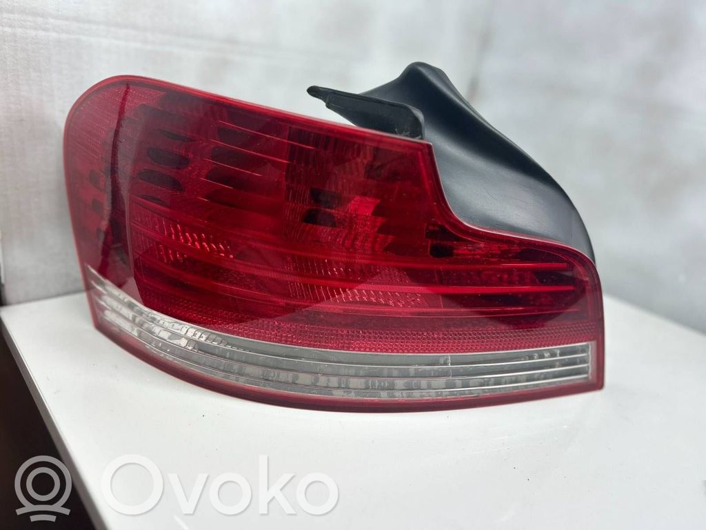 Rear/tail lights   486980901