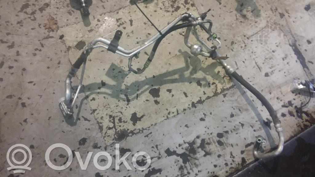 KIA Venga Ilmastointilaitteen putki (A/C) 