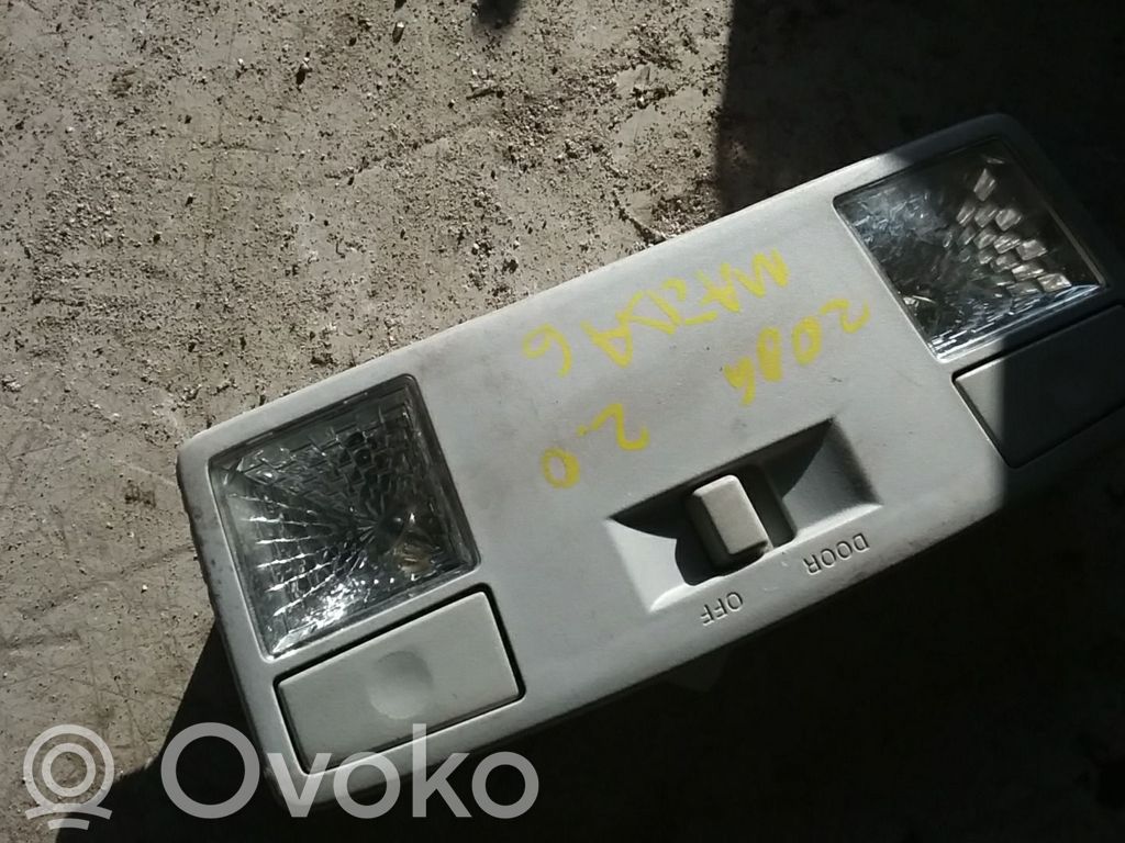 Etuistuimen valo