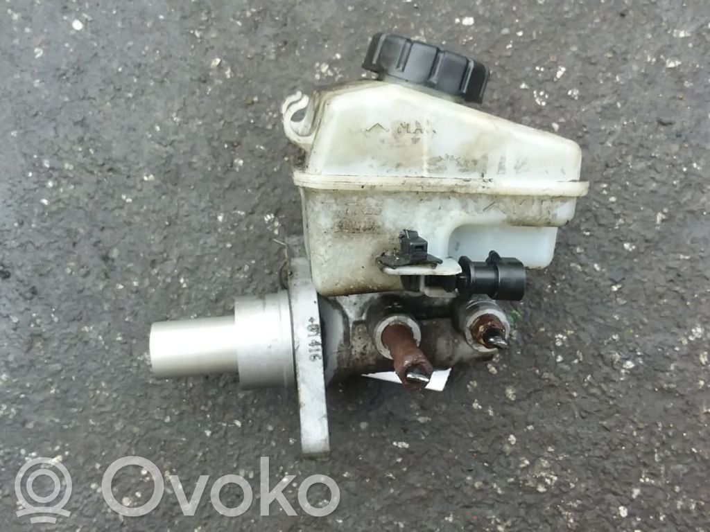 Opel Zafira B Cilindro del sistema frenante