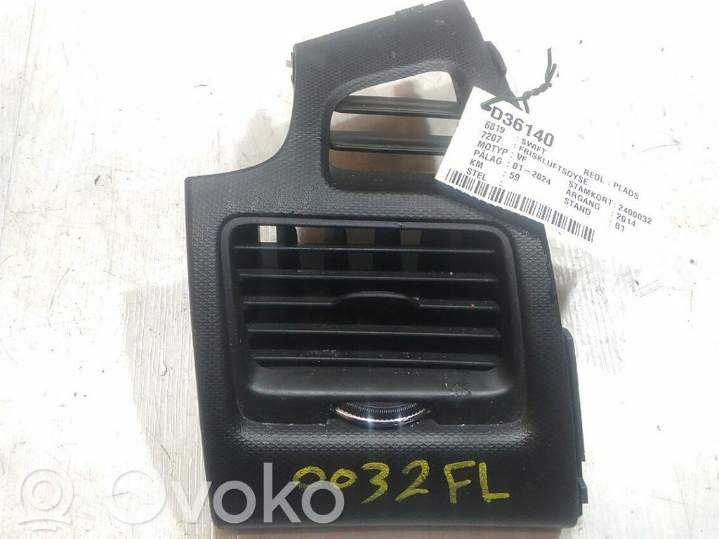 Dysze / Kratki środkowego nawiewu deski rozdzielczej   7364071L005PK