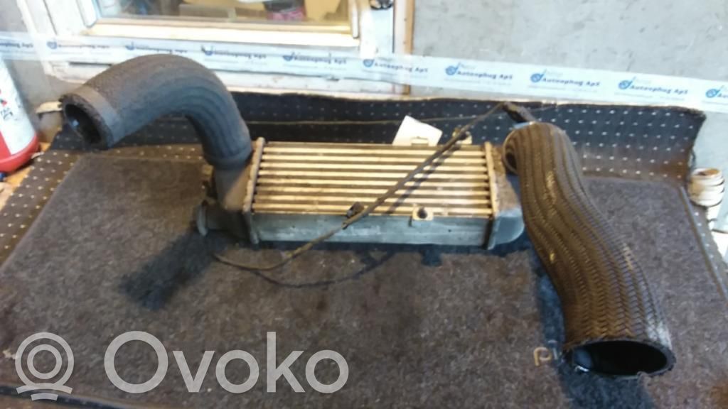 Starpdzesētāja radiators
