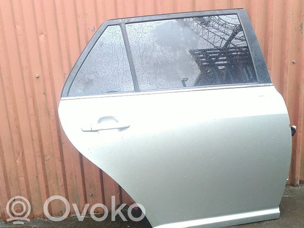 Toyota Avensis T250 Tür hinten 